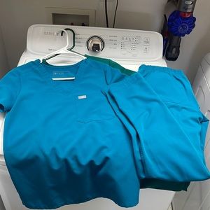 FIGS XS top and bottom